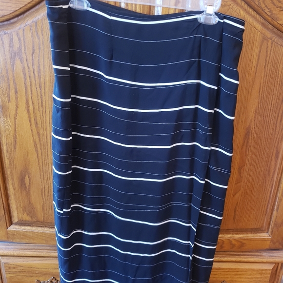 Josephine Chaus Maxi Wrap Around Skirt! - Picture 4 of 9